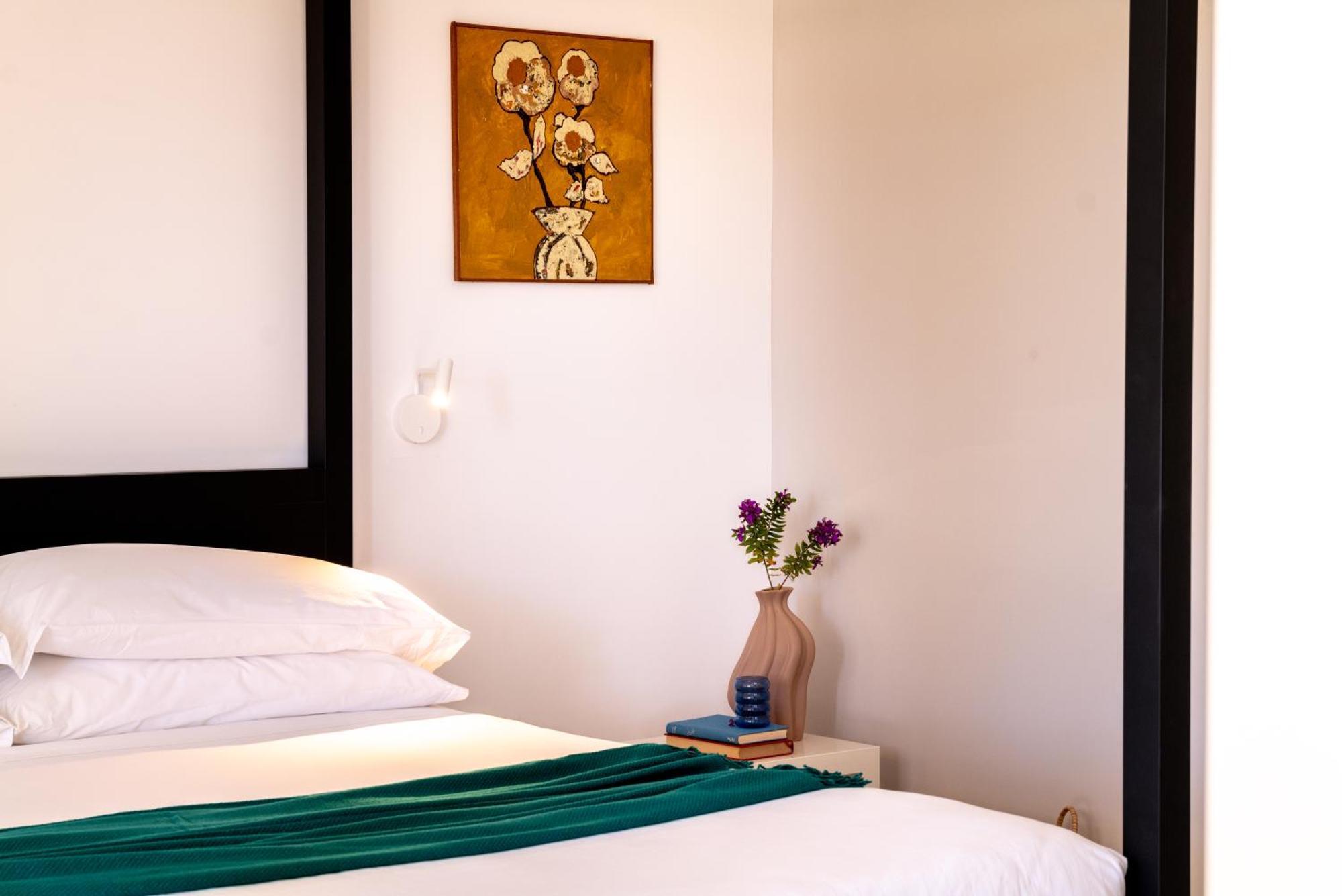 Luna Minoica Suites And Apartments มอนตาลเลโกร ภายนอก รูปภาพ