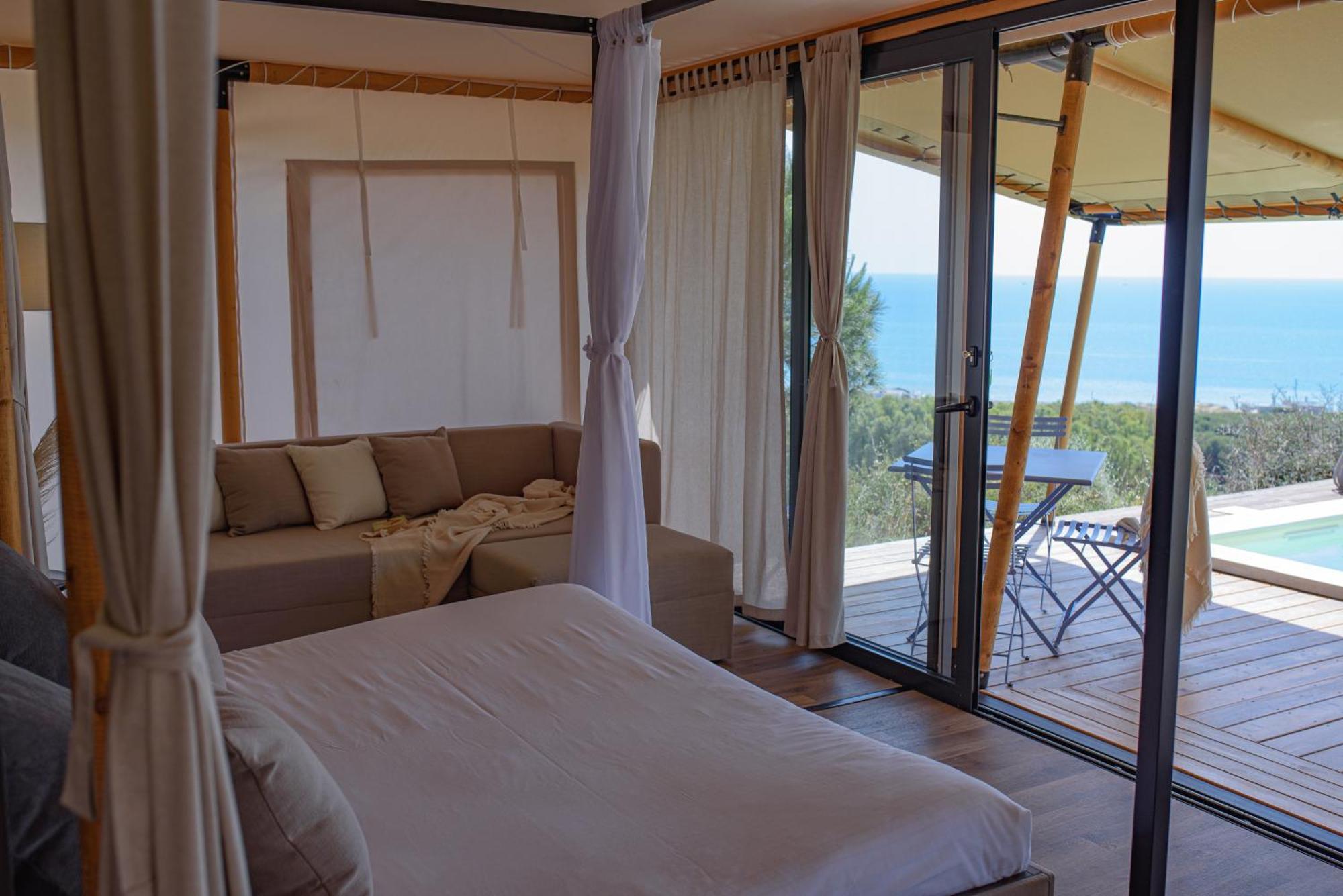 Luna Minoica Suites And Apartments มอนตาลเลโกร ภายนอก รูปภาพ
