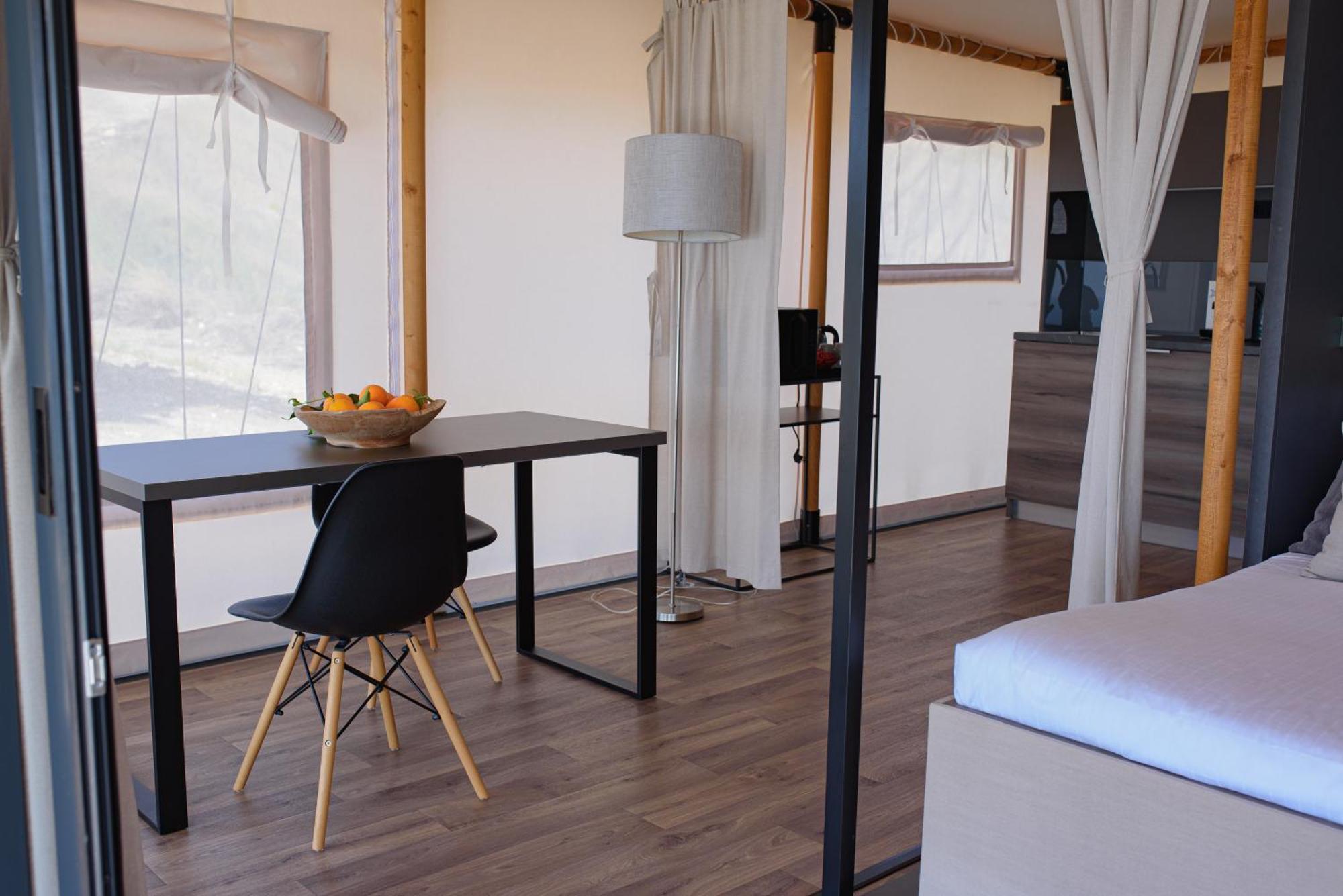 Luna Minoica Suites And Apartments มอนตาลเลโกร ภายนอก รูปภาพ